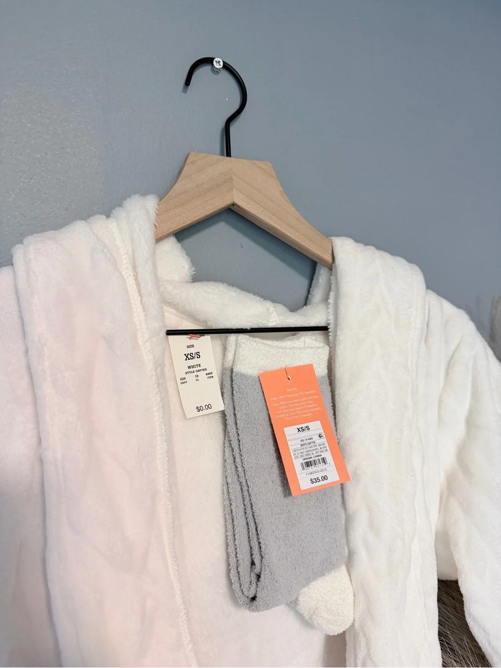 Colsie Cream Robe - Picture 5 of 5